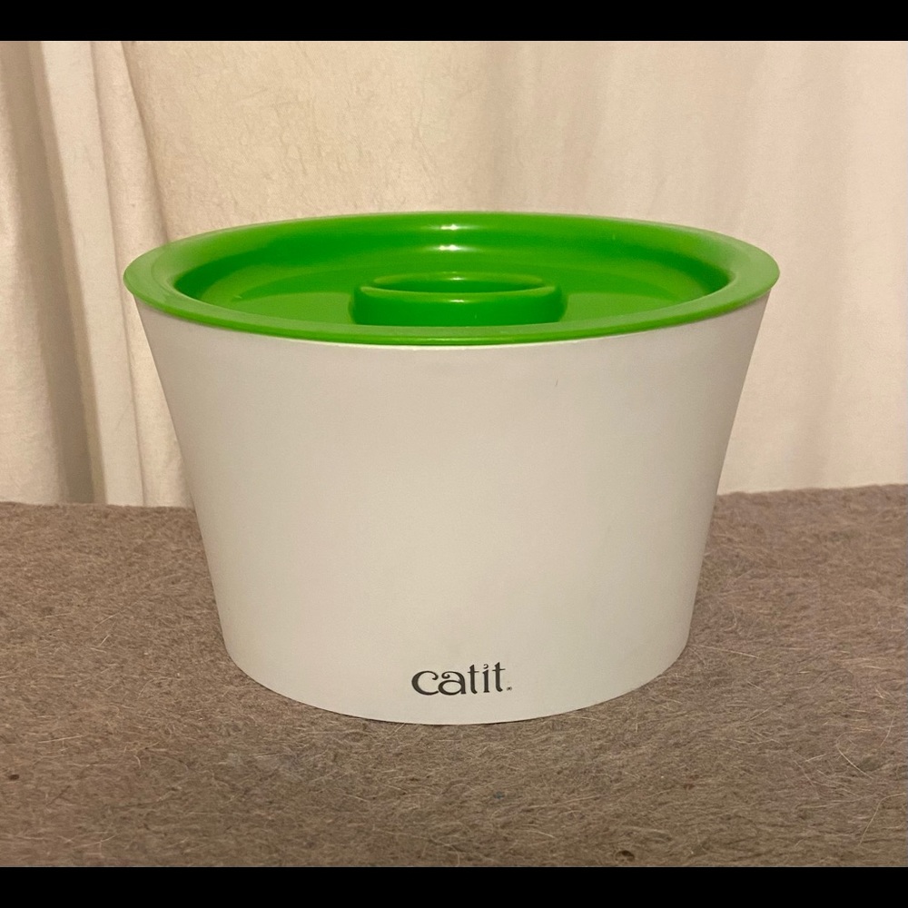 EUC - Catit Muti feeder slow feeder bowl